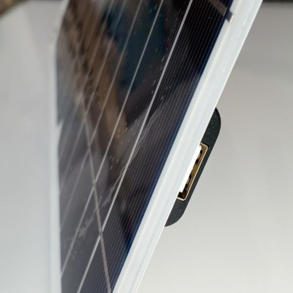 Petit panneau solaire avec port USB