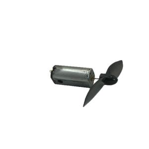 un moteur de drone + une hélice droit